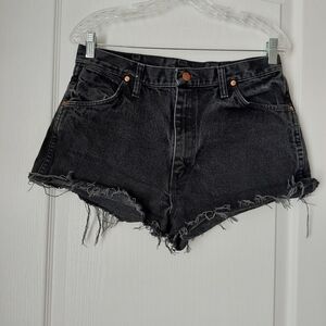 Wrangler Cut off Shorts Size Waist 32 Black